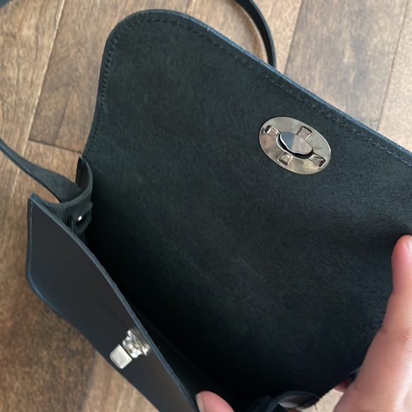 Village Leathers Navy Crossbody - Excellent Condition! - Picture 4 of 4